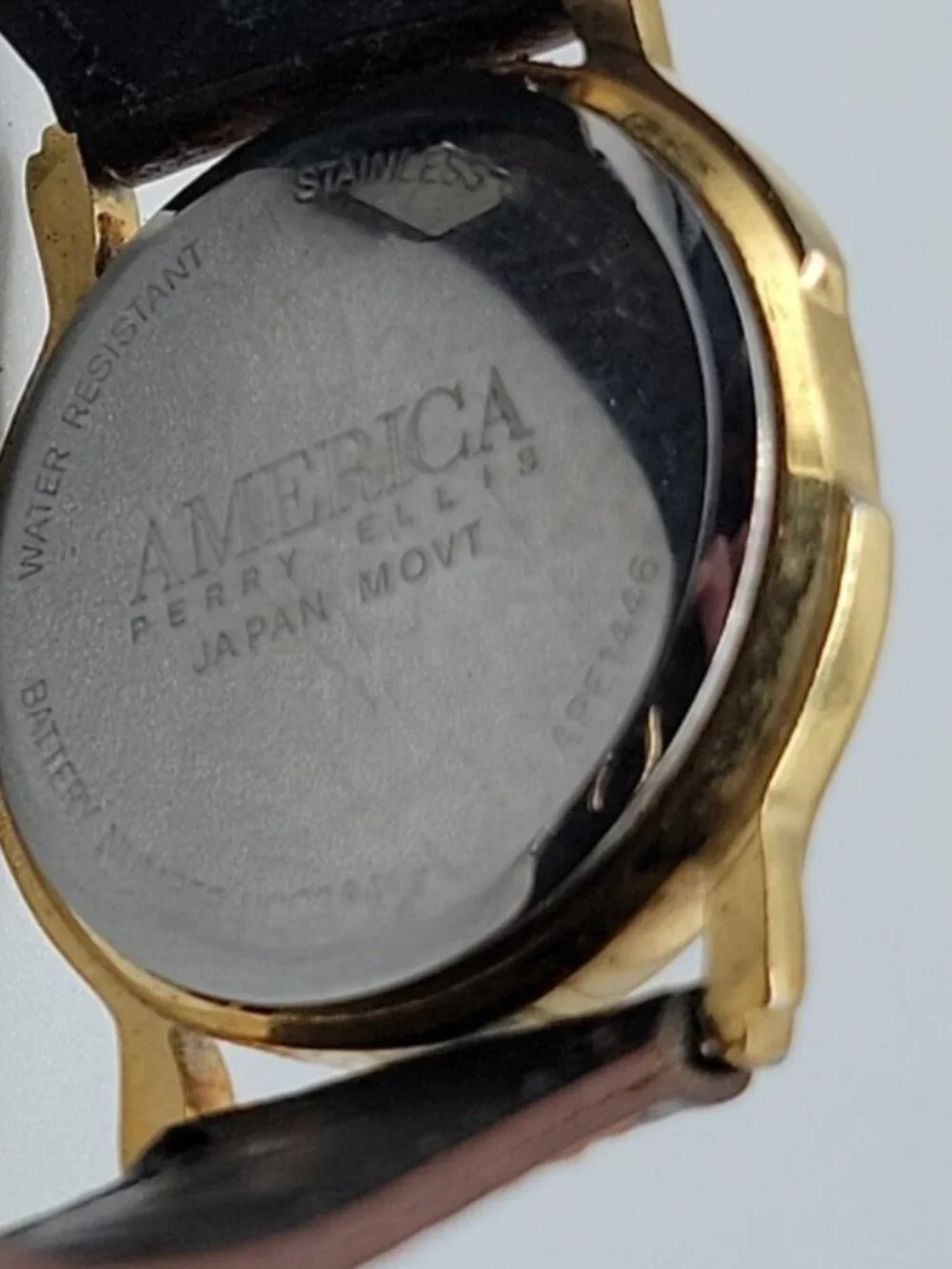 Vintage America Perry Ellis Quartz Watch 32mm Gold Case Brown Leather 7.5